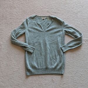 Rebecca Taylor 100% cashmere gray sweater with v-neck, size M